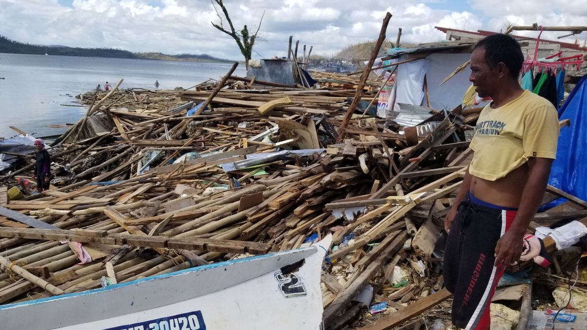 Snímky po úderu tajfunu: Filipíny jak po válečném bombardování